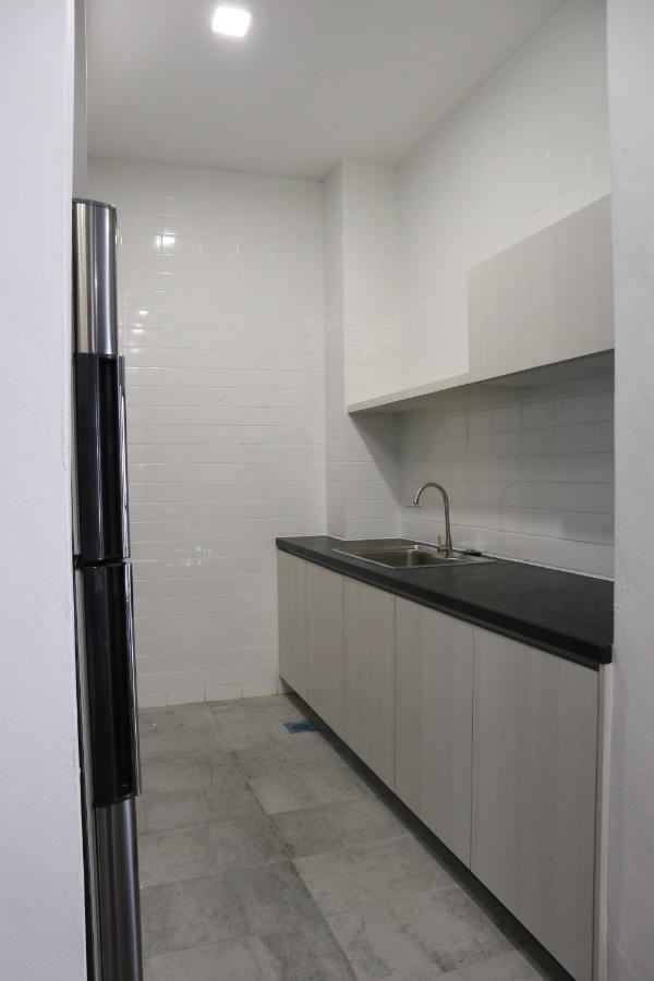 Roxy Sematan Villa & Townhouse Extérieur photo