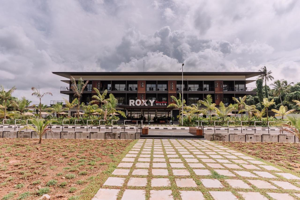 Roxy Sematan Villa & Townhouse Extérieur photo