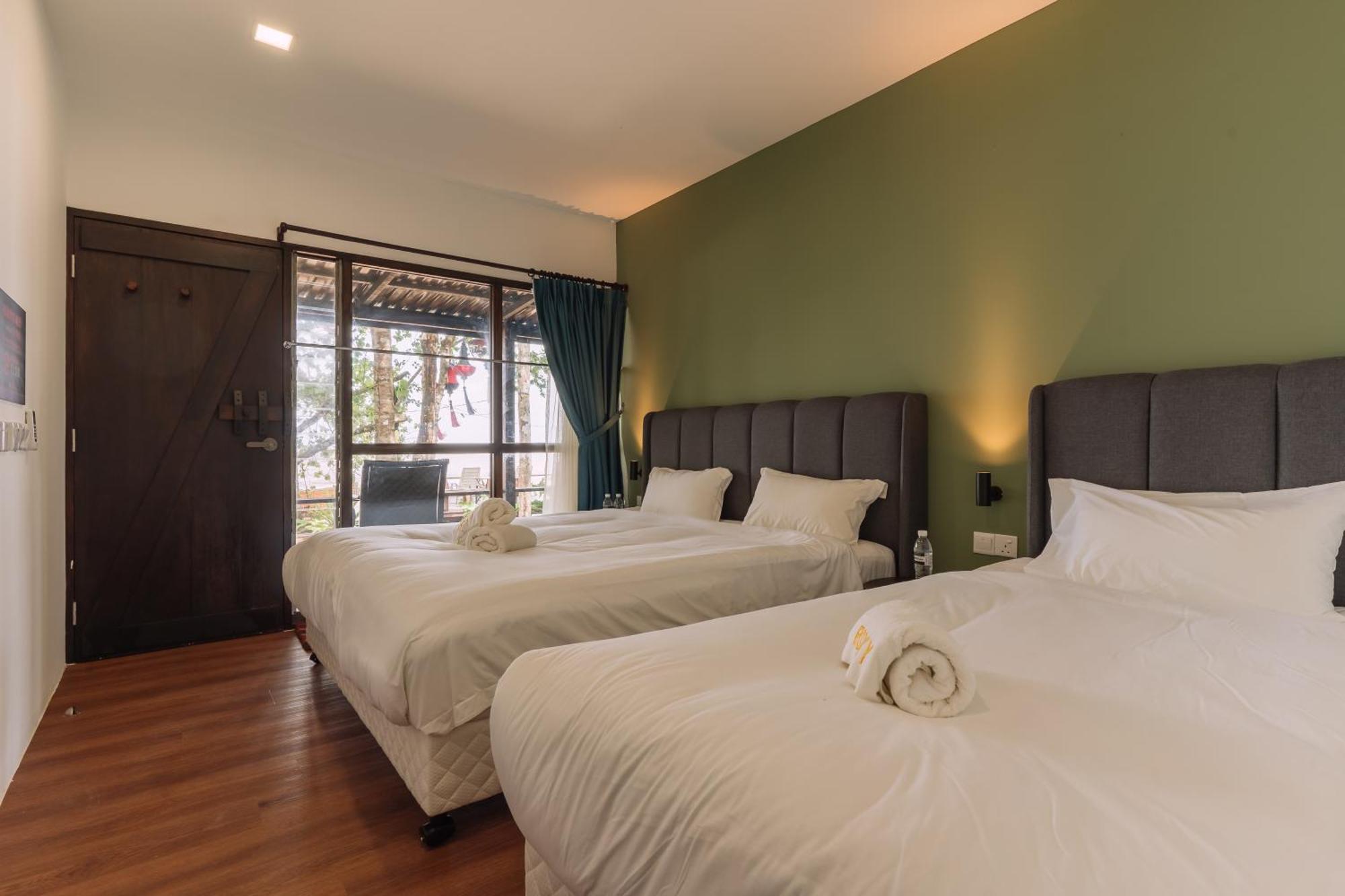 Roxy Sematan Villa & Townhouse Extérieur photo